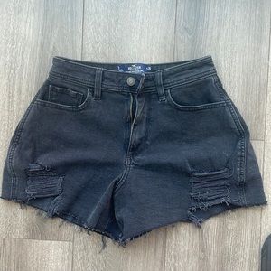 Hollister Curvy High-Rise Vintage Jean Shorts